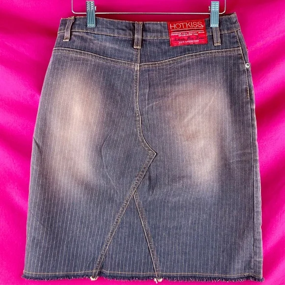 Y2K Vintage Hot Kiss Brown Pinstripe Denim Skirt Size 5 27 USA Mid Rise Raw Hem‎ - Picture 6 of 17